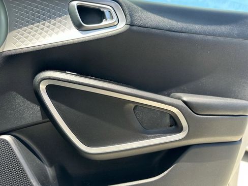 Used 2020 Kia Soul LX FWD image 19