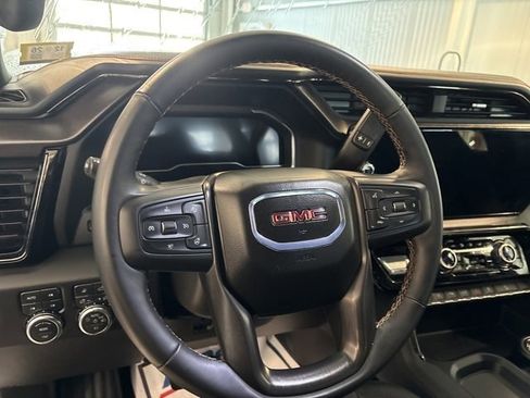 Used 2025 GMC Sierra 3500 AT4 w/ AT4 Premium Plus Package image 12