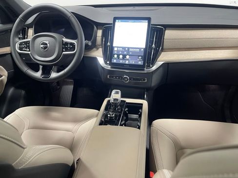 Used 2025 Volvo XC90 B6 Plus AWD/4WD image 30