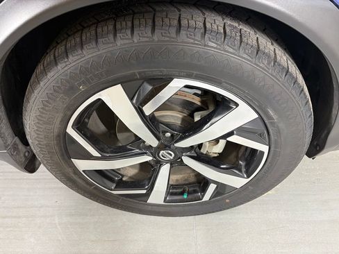 Used 2022 Nissan Rogue Sport SL w/ Premium Package FWD image 10