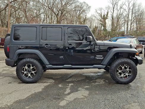 Used 2012 Jeep Wrangler Unlimited Sport image 6