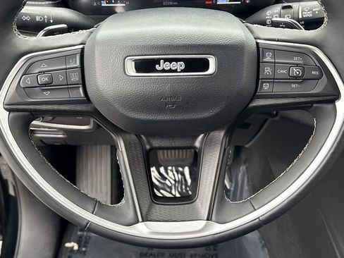 Used 2024 Jeep Grand Cherokee Altitude image 10