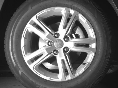 Used 2024 GMC Terrain SLE FWD image 13