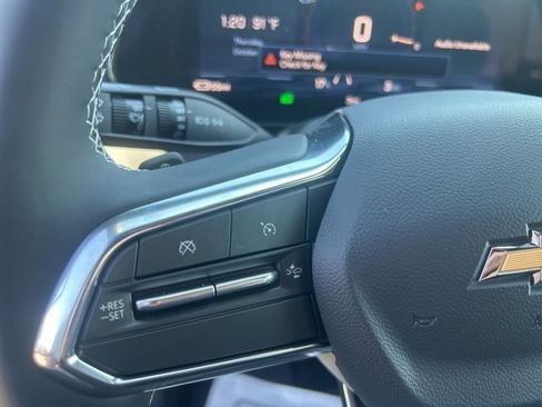 New 2026 Chevrolet Equinox EV LT image 18