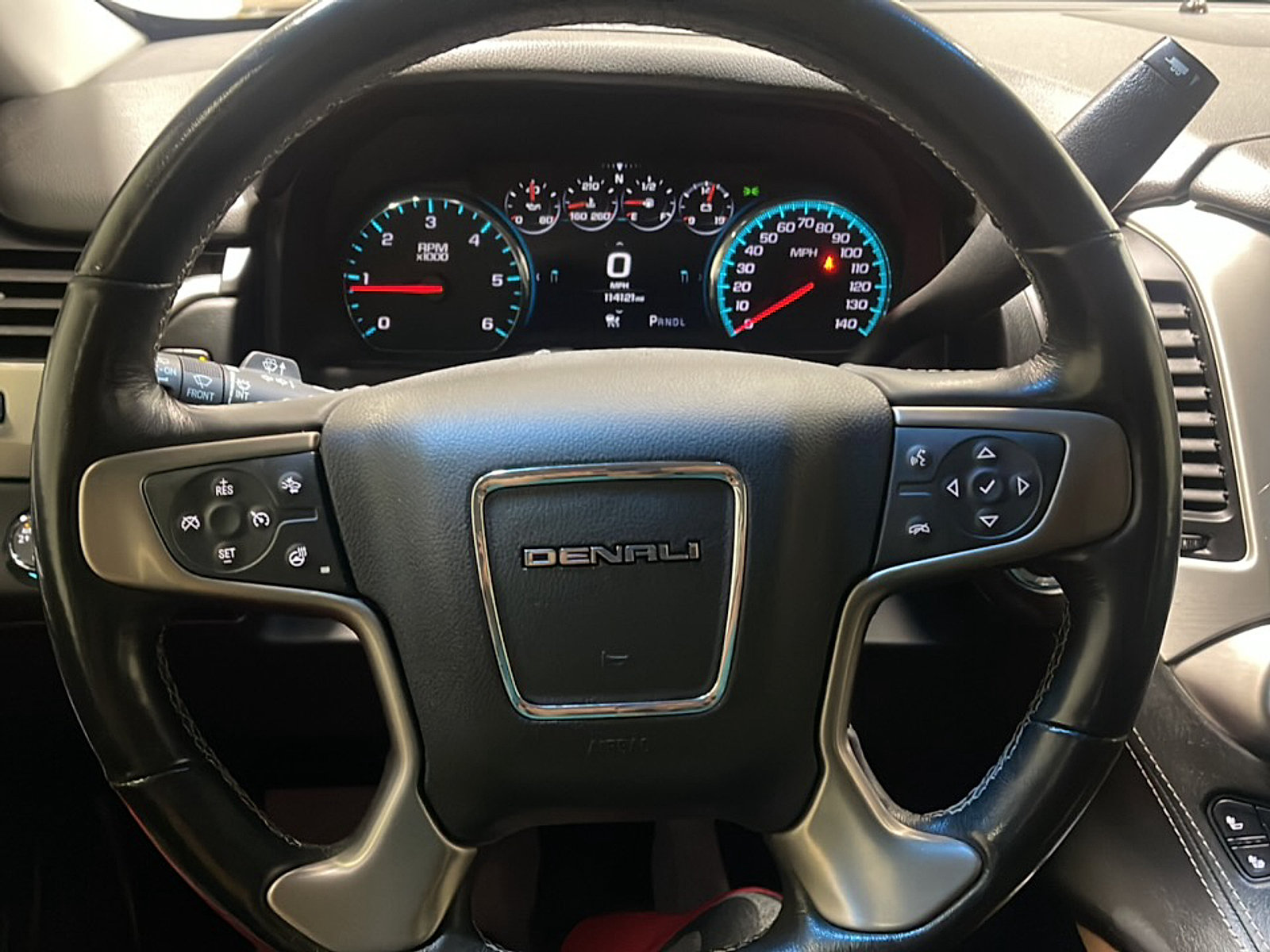 Used 2019 GMC Yukon XL Denali AWD/4WD image 4