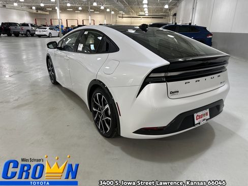 New 2026 Toyota Prius Plug-In Hybrid image 6
