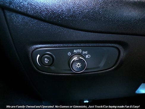 Used 2020 Chevrolet Equinox LS FWD image 41