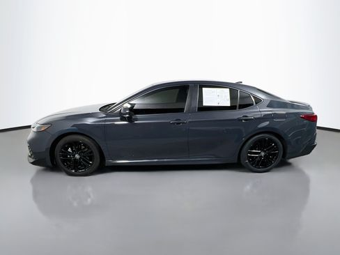Used 2025 Toyota Camry SE w/ Convenience Package FWD image 9