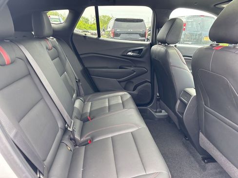 Used 2024 Chevrolet Trax RS w/ Sunroof Package FWD image 33