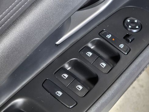 Certified 2025 Hyundai Elantra Limited image 21