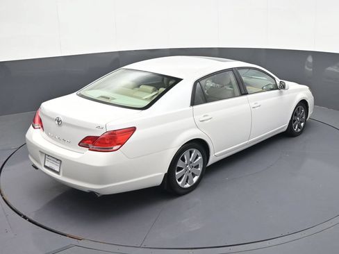 Used 2005 Toyota Avalon XLS FWD image 24