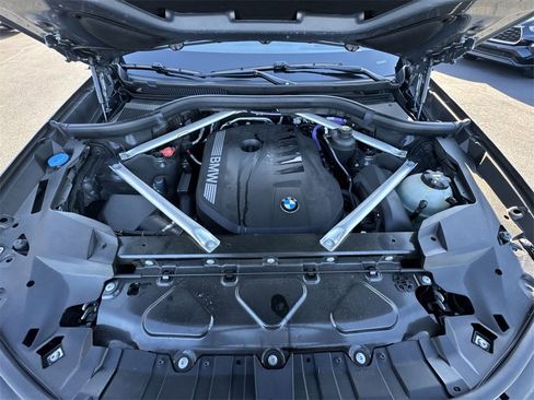 Used 2023 BMW X7 xDrive40i w/ M Sport Package image 27