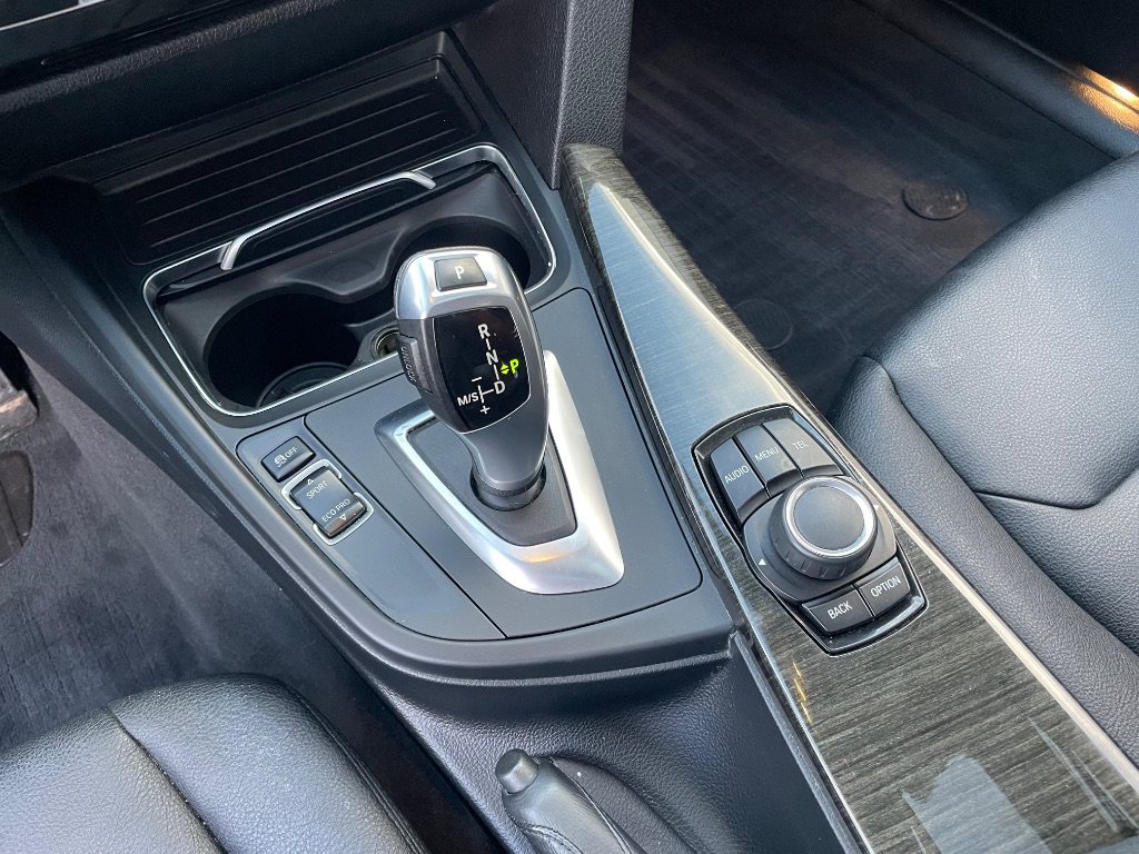Used 2016 BMW 320i Sedan RWD image 46