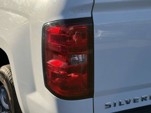 Used 2018 Chevrolet Silverado 1500 LT w/ All Star Edition RWD image 8