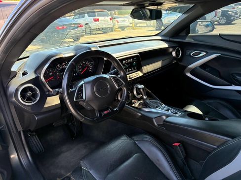 Used 2016 Chevrolet Camaro SS RWD image 16