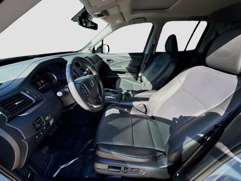 Used 2023 Honda Ridgeline RTL image 17