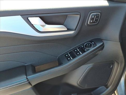 Used 2023 Ford Escape Platinum AWD/4WD image 16