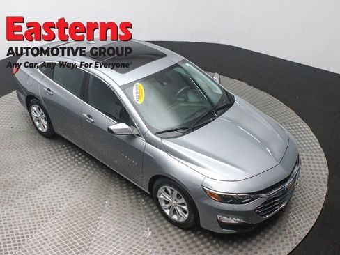 Used 2024 Chevrolet Malibu LT image 3