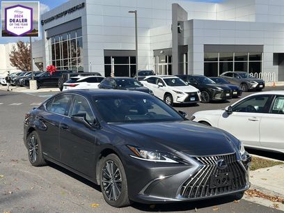 Used 2022 Lexus ES 300h w/ Premium Package