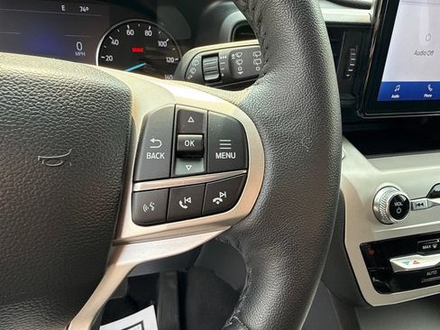 Used 2024 Ford Explorer XLT AWD/4WD image 27