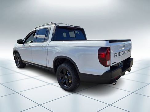 New 2026 Honda Ridgeline Black Edition image 3