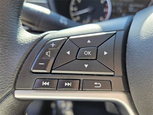 Used 2024 Nissan Altima 2.5 SV image 25