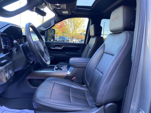 Used 2024 Chevrolet Silverado 2500 High Country w/ High Country Premium Package image 16