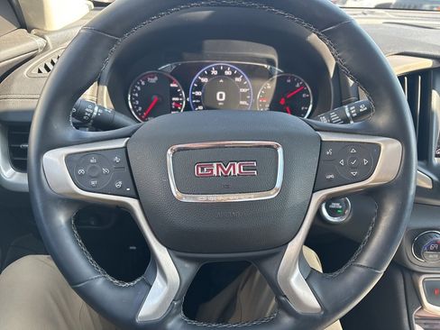 Used 2024 GMC Terrain Denali image 9