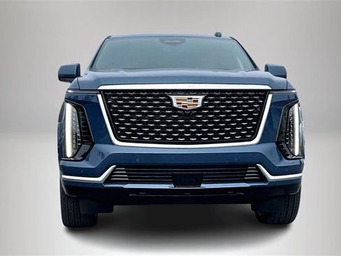 Used 2026 Cadillac Escalade Luxury w/ Touring Package image 3