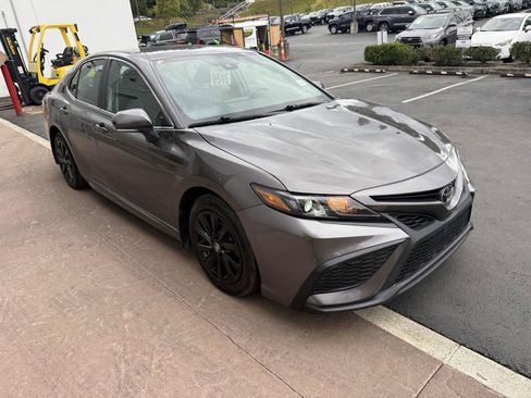 Used 2024 Toyota Camry SE FWD image 7