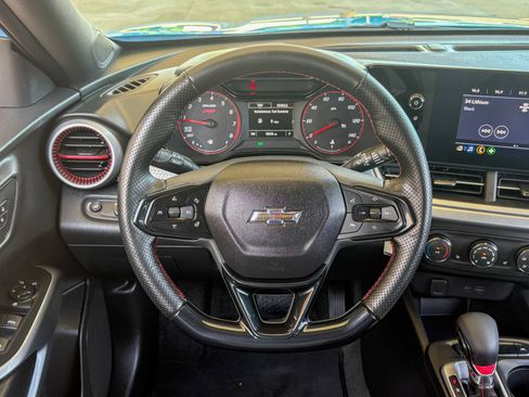 Used 2024 Chevrolet Trax RS w/ Driver Confidence Package FWD image 29