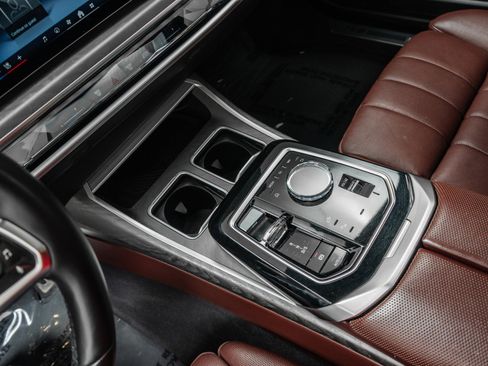 Used 2023 BMW 760i xDrive AWD/4WD image 30