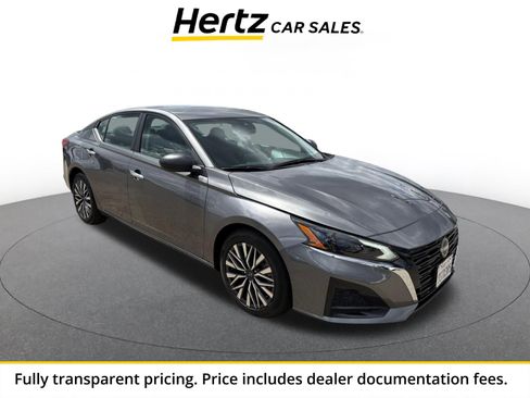 Used 2025 Nissan Altima 2.5 SV FWD image 1