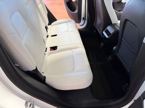 Used 2020 Tesla Model Y Long Range image 26