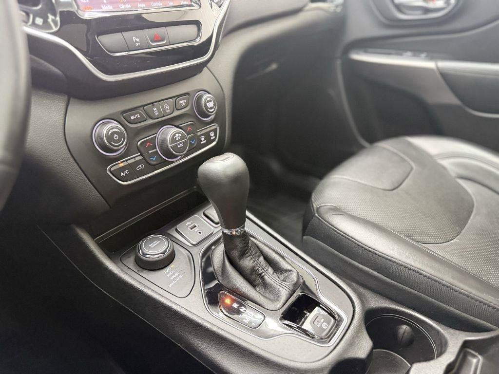 Used 2019 Jeep Cherokee Limited AWD/4WD image 22