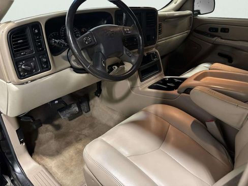 Used 2005 Chevrolet Tahoe Z71 w/ Preferred Equipment Group AWD/4WD image 16