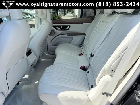 Used 2023 Mercedes-Benz EQS 580 4MATIC SUV image 16