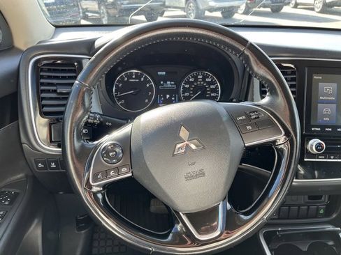Used 2020 Mitsubishi Outlander SE image 38