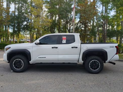 New 2024 Toyota Tacoma TRD Off-Road image 8