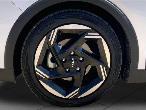 Certified 2025 Kia K4 EX FWD image 11