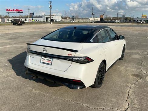 New 2026 Nissan Sentra SR w/ SR Premium Package FWD image 3