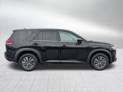 Used 2024 Nissan Pathfinder S AWD/4WD image 8