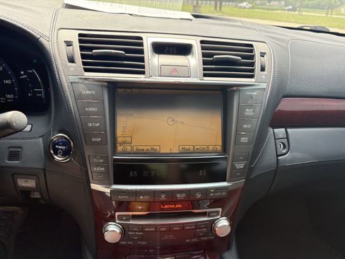 Used 2011 Lexus LS 600h L w/ Premium Luxury Pkg II AWD/4WD image 17