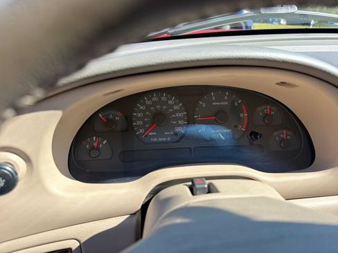 Used 2003 Ford Mustang Convertible RWD image 19