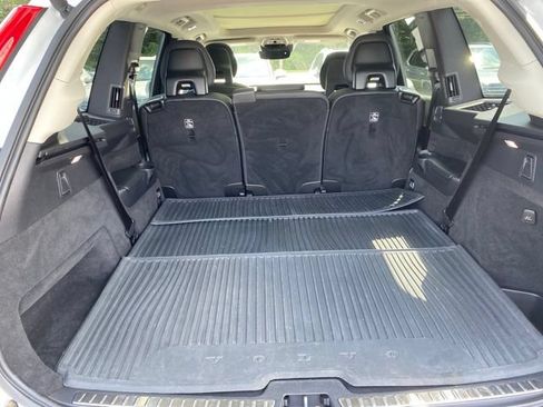 Used 2021 Volvo XC90 T6 Momentum w/ Climate Package AWD/4WD image 17