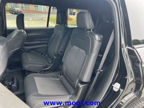Used 2024 Jeep Grand Cherokee L Laredo AWD/4WD image 20