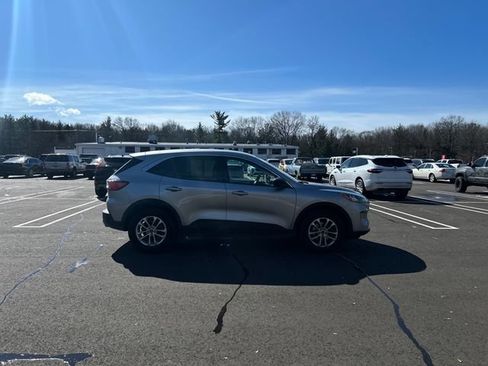 Used 2022 Ford Escape SE w/ Cold Weather Package AWD/4WD image 6