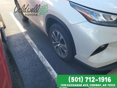 Used 2020 Toyota Highlander XLE FWD image 4