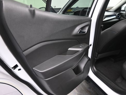 Used 2024 Chevrolet Trax LT w/ Driver Confidence Package image 19