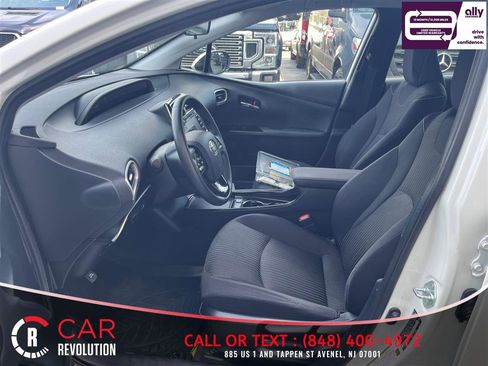 Used 2020 Toyota Prius Prime LE FWD image 11